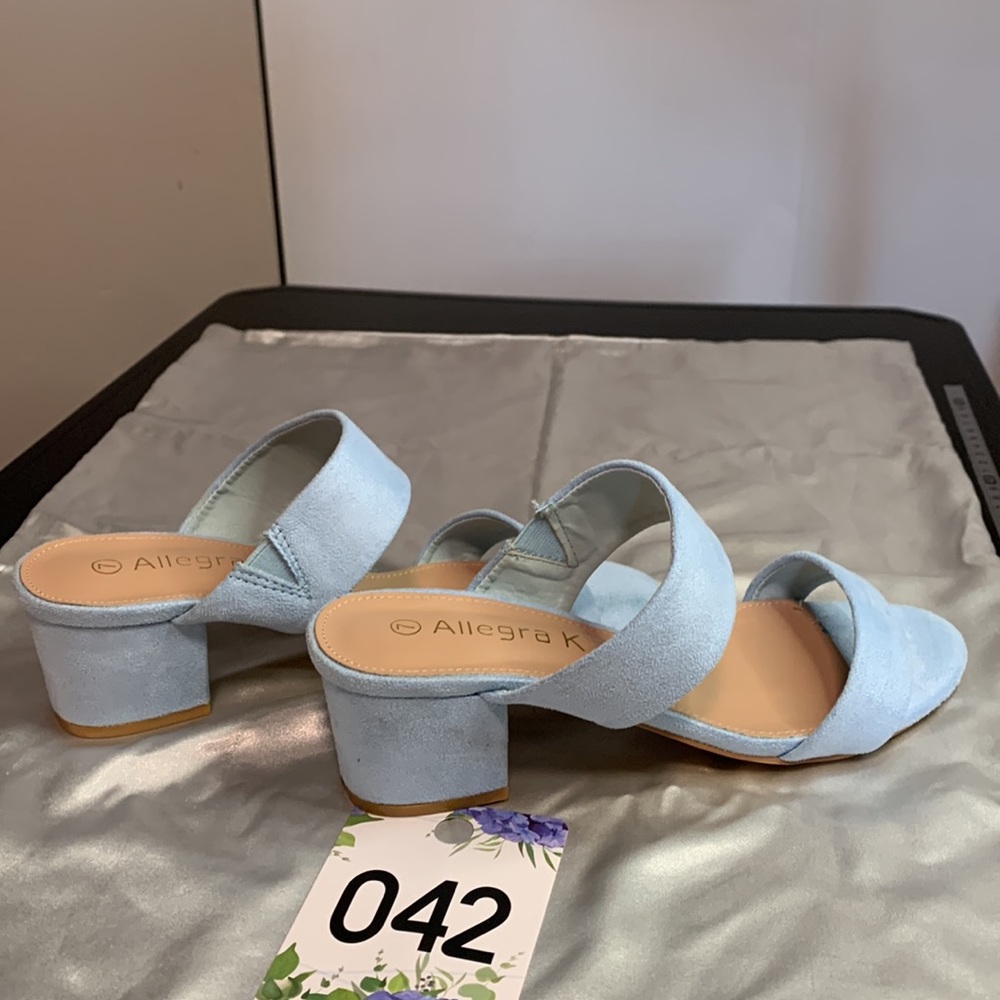 Blue heels - Picture 4 of 6